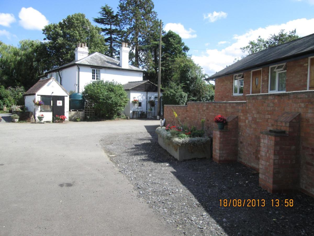 Church Farm สแตรทฟอร์ด อะพอน เอวอน ภายนอก รูปภาพ
